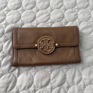 Tory Burch Leather Amanda Continental Wallet